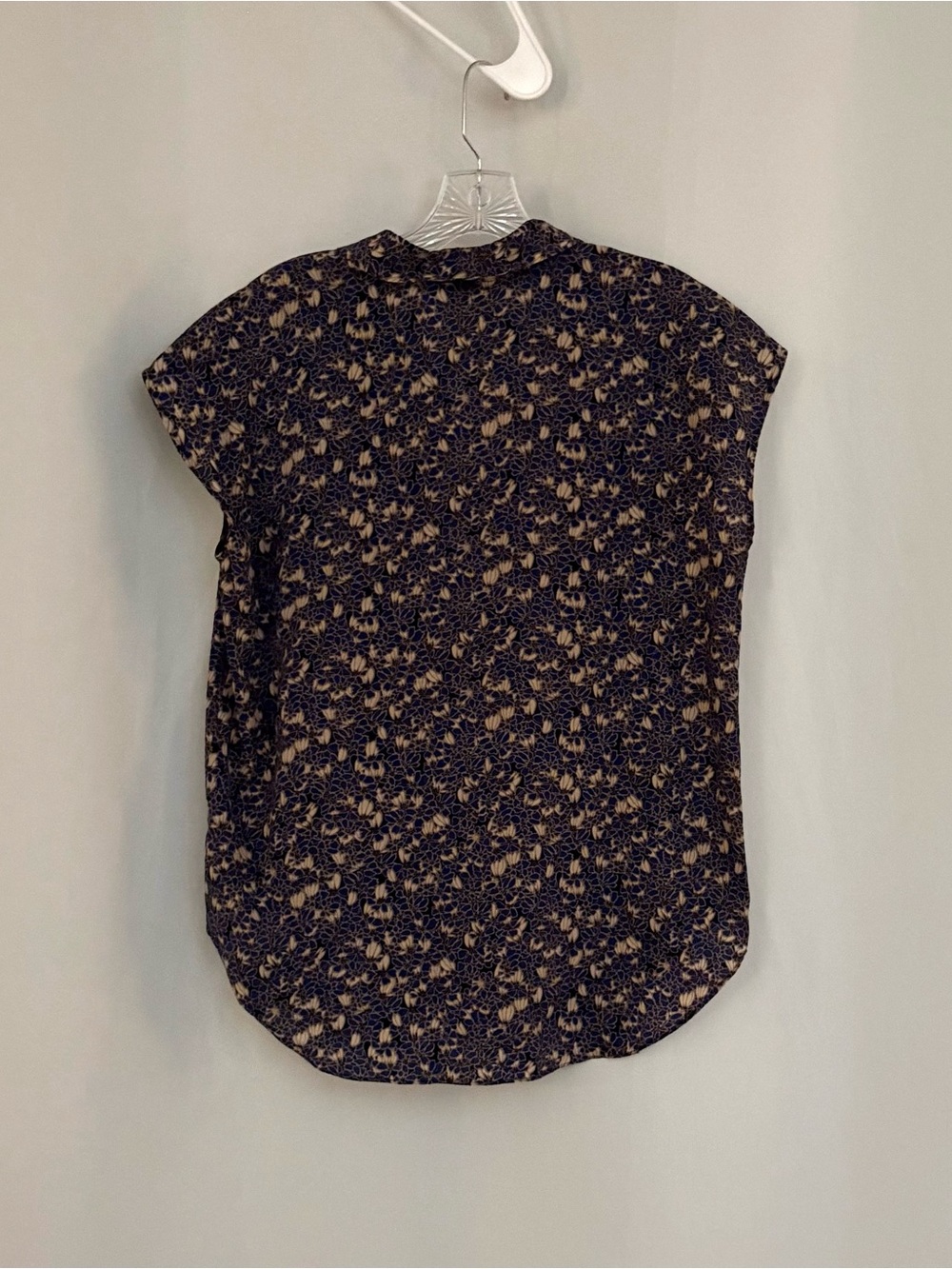 Ann Taylor Navy and Beige Floral Cap-Sleeve Blouse - Picture 4 of 6